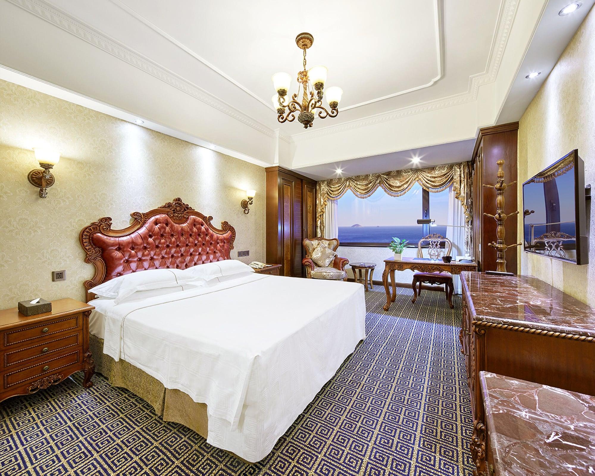 Grand Regency Hotel Qingdao Exterior photo